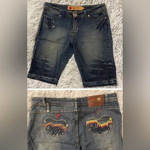 Early 2000s vintage Apple Bottoms auth. designer Nelly jean denim shorts Y2K